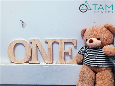 Chữ gỗ trang trí sinh nhật ONE cao 40cm